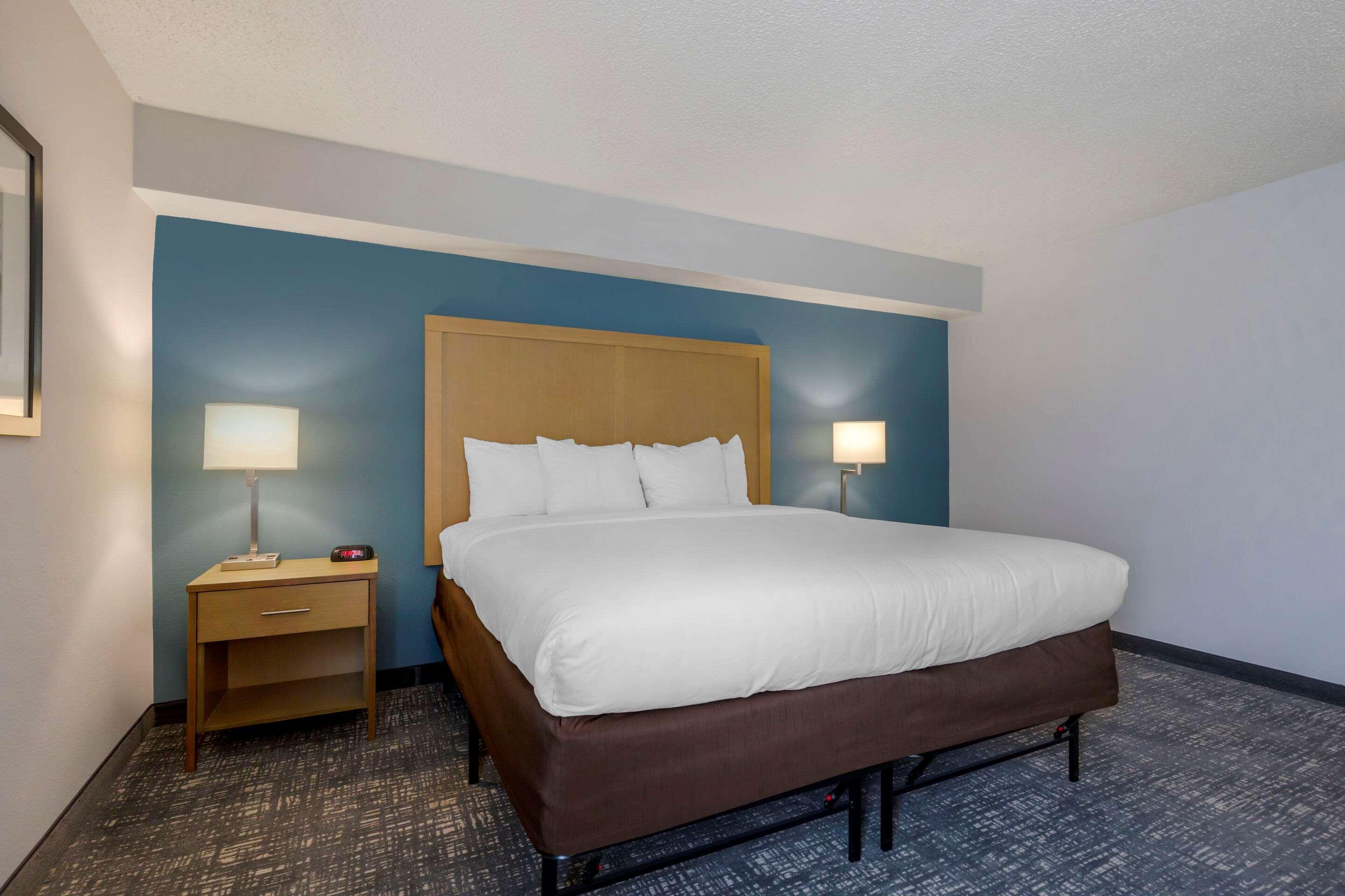 Comfort Inn & Suites Alexandria West Eksteriør billede