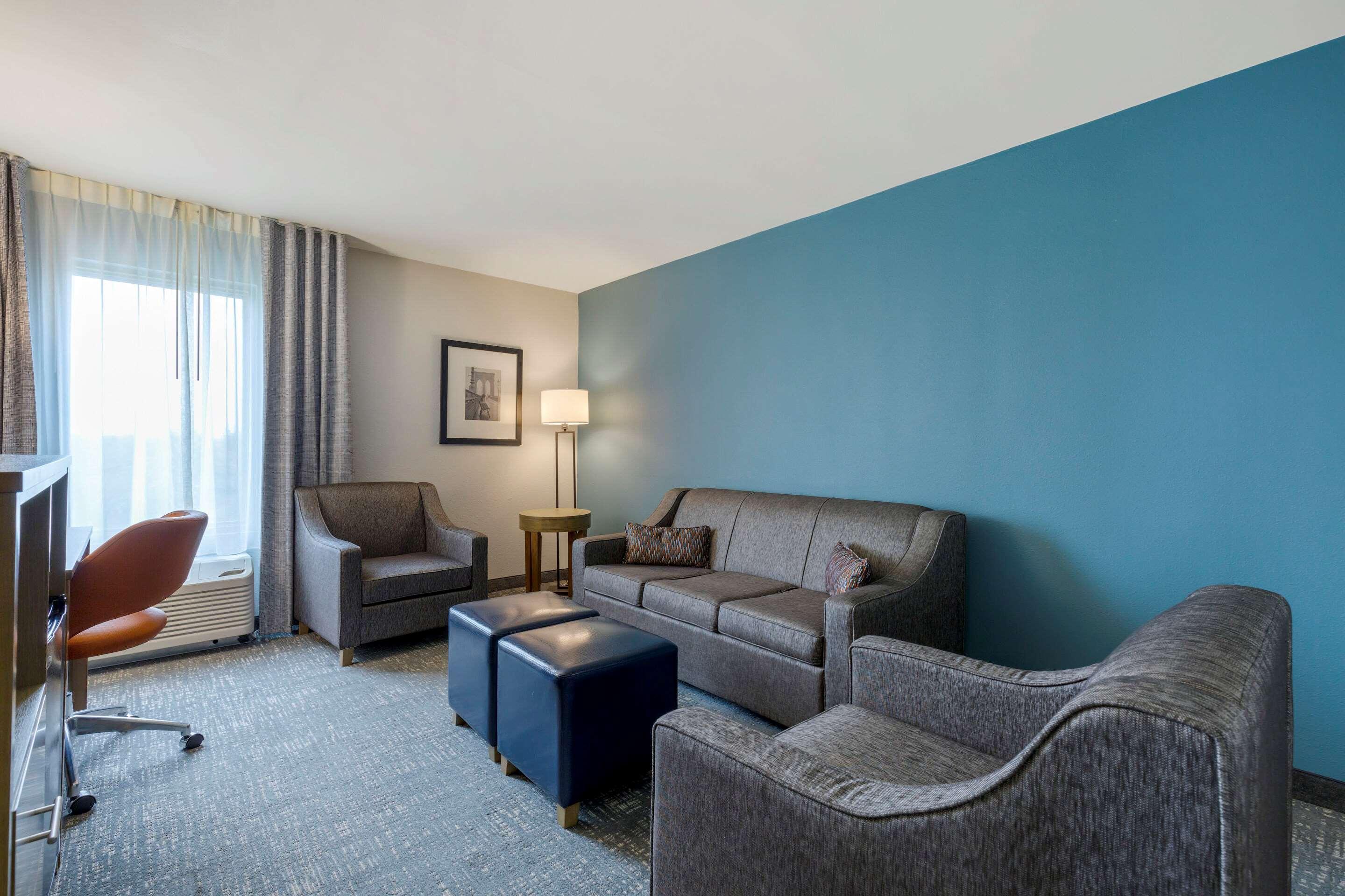 Comfort Inn & Suites Alexandria West Eksteriør billede
