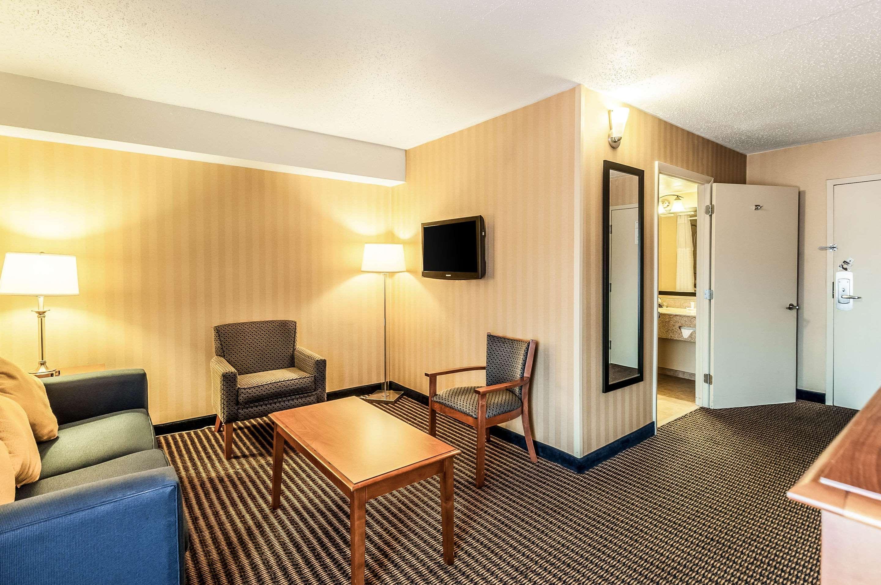 Comfort Inn & Suites Alexandria West Eksteriør billede